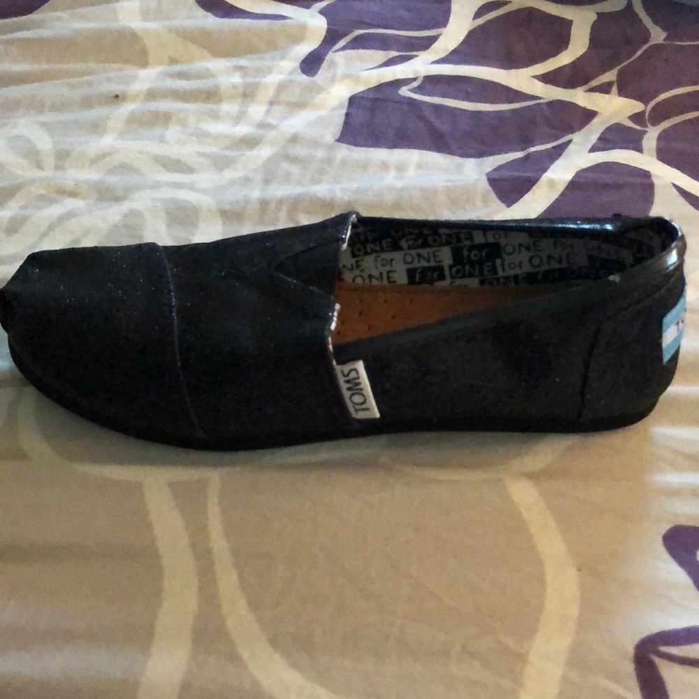 Black sparkle Toms